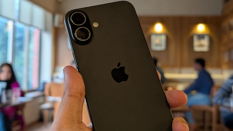 iPhone 16 é o Celular Mais Vendido de 2025: Apple Esmaga Concorrência no Top 10